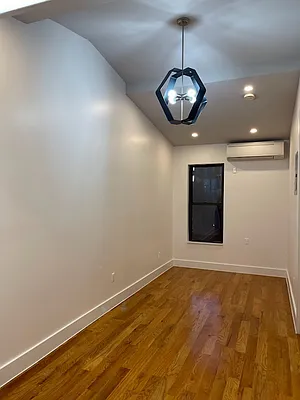 Rented by Prime Square Realty | media 16