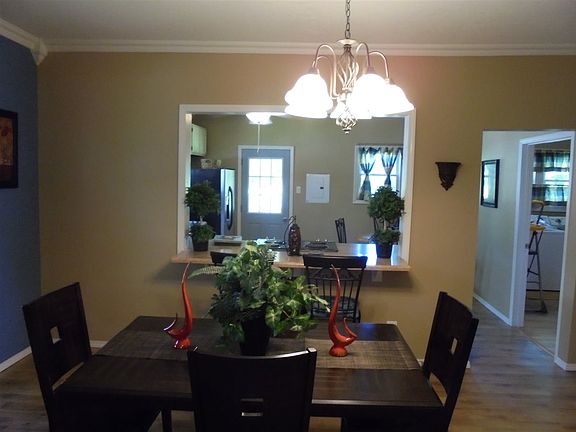 5th image of 626 N Race St
