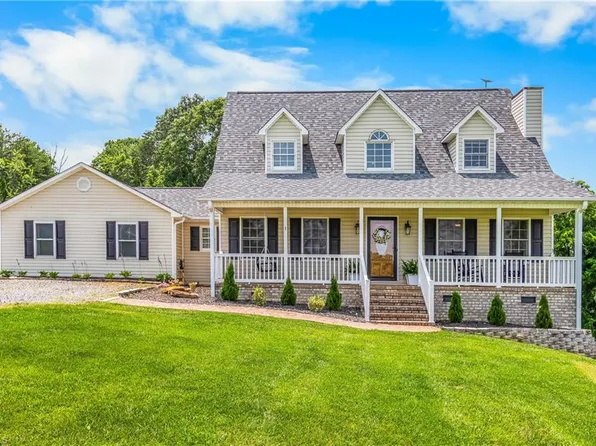 1130 Roberts Mountain Rd, Westfield, NC 27053