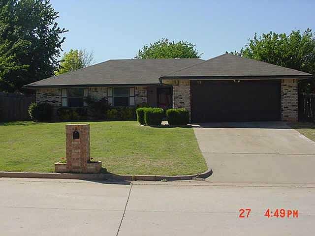 1st image of 137 NW Loch Ln