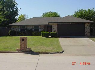 137 NW Loch Ln, Yukon, OK 73099