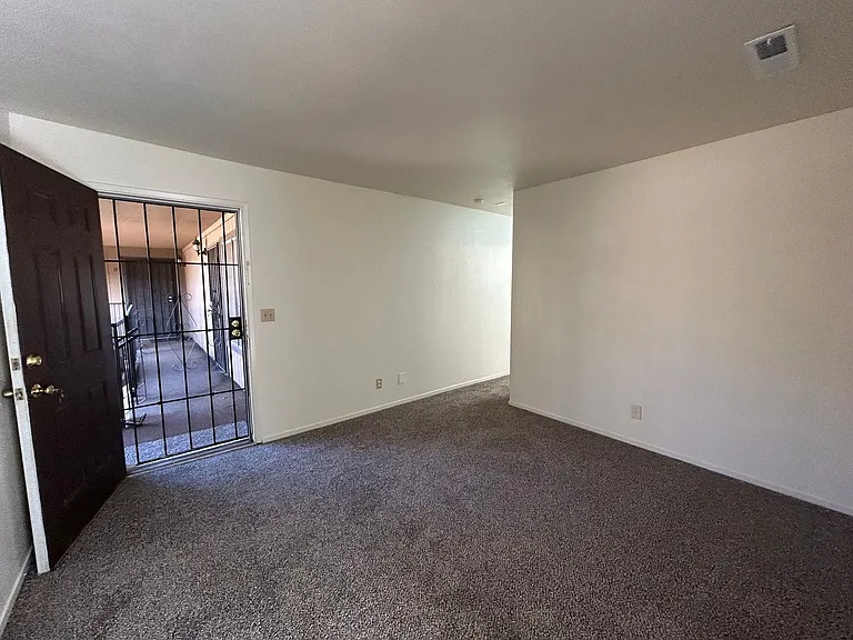 134 S Parsons Ave #F — Photo 10