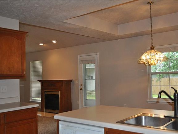 5th image of 508 Katie Ln