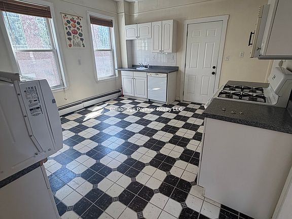 3rd image of 214 Broadway #2