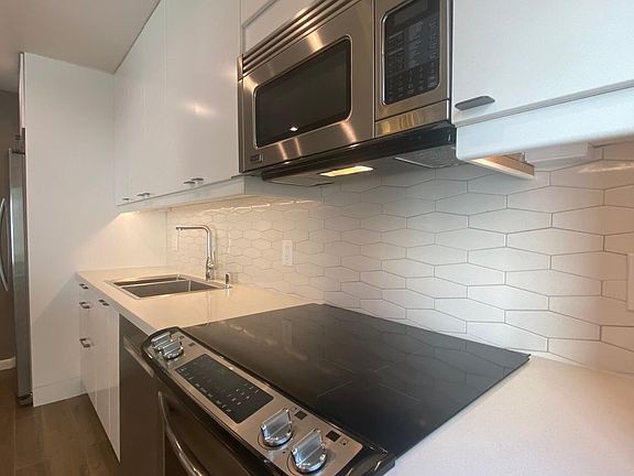 3rd image of 1885 Pacific Ave APT 203
