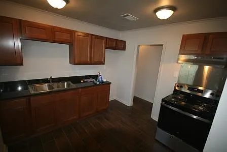 2505 Rose Dr — Photo 13