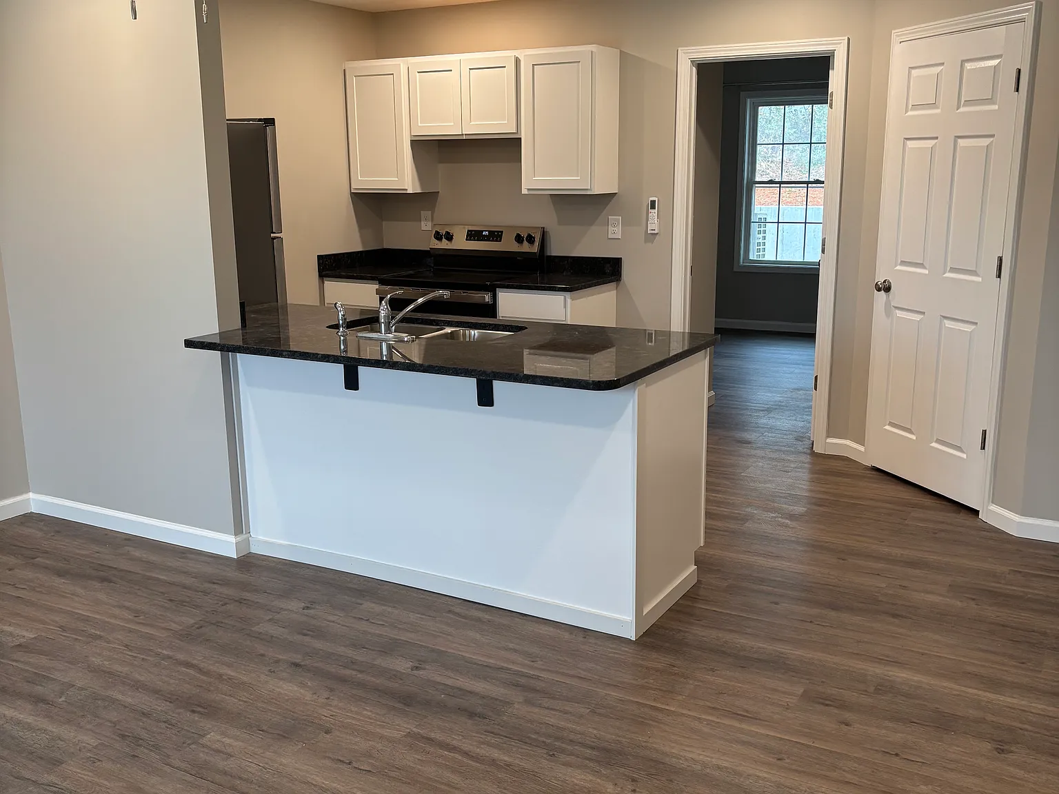 1 bed, 550 sqft, $950 — Photo 2