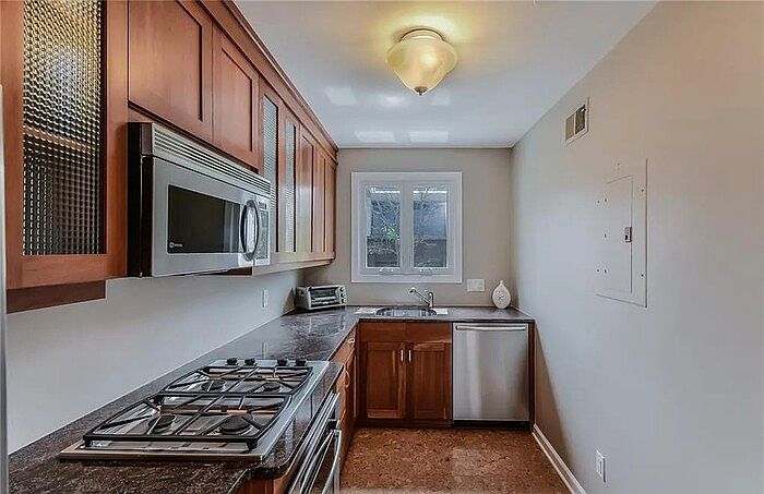 1st image of 95 Audubon St #19