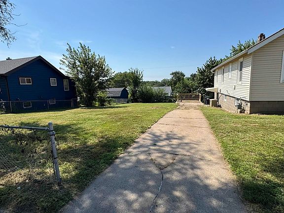 2nd image of 6046 S 39th St