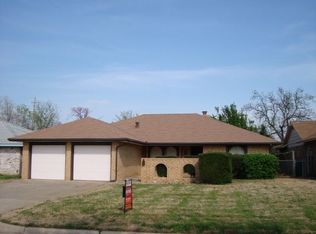 3716 Oak Grove Dr, Midwest City, OK 73110