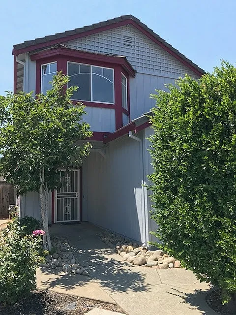 607 Poppy Cir photo 1