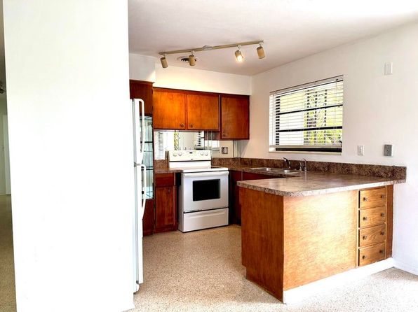 1121 NE 16th Ter