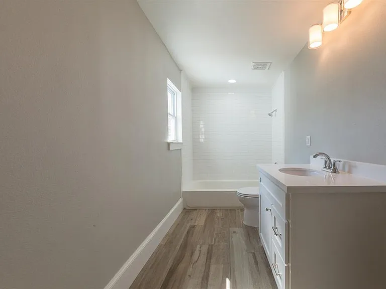 4307 Avenue Q — Photo 11