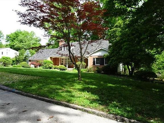 2nd image of 1316 Lindsay Ln