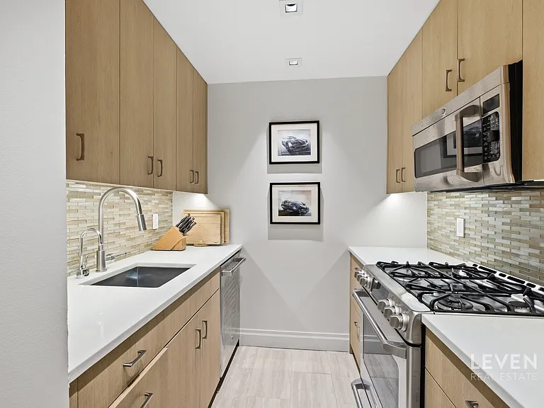 220 E 65th St #12J — Photo 5