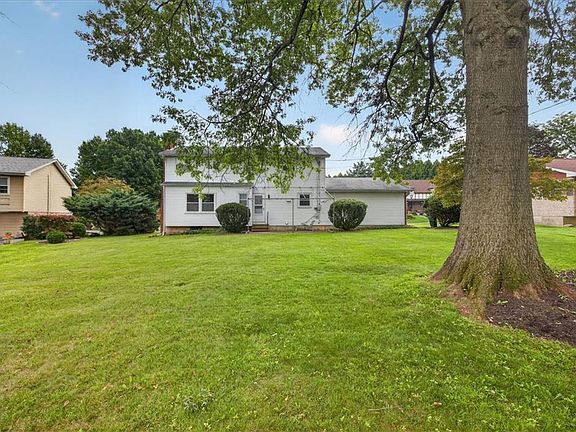 3rd image of 2722 Andrea Dr