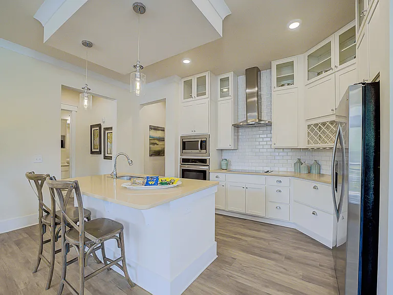 Holly Crest Apartments — Photo 36