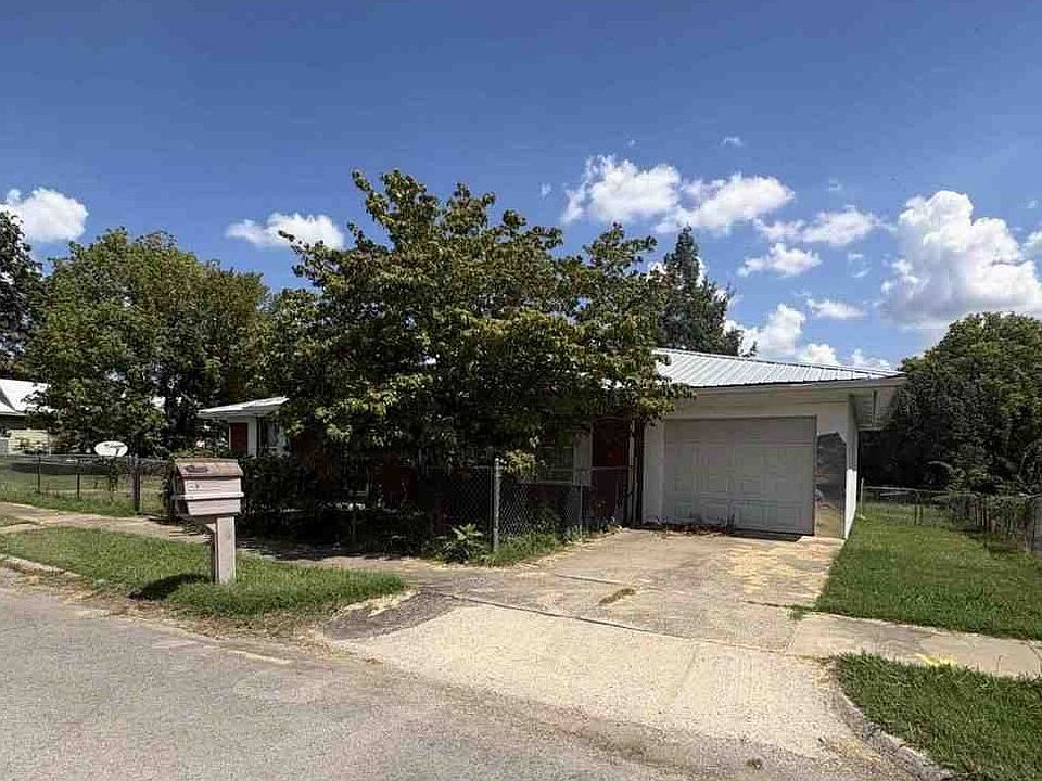 2nd image of 112 N Walker St