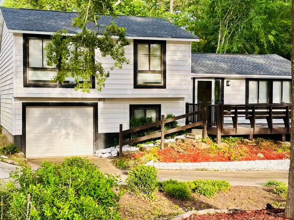 121 Kings Ridge Dr, Peachtree City, GA 30269