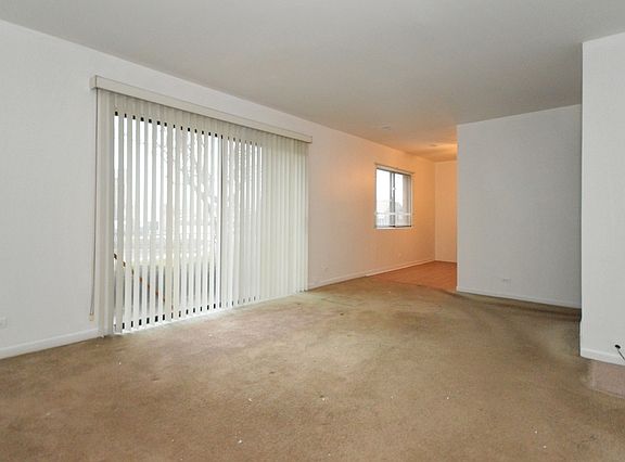 3rd image of 4817 W 109th St APT 104