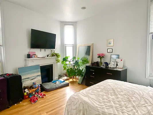 Rented by Corcoran | media 27