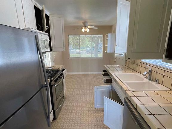 Kitchen- note that floors and counters were updated