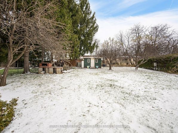 17 Meadowland Gate, Brampton, ON L6W 3N8