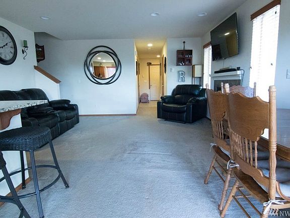 5th image of 4132 82nd Ave NE