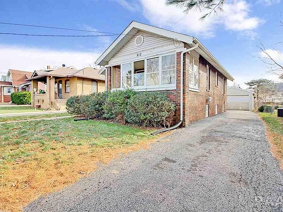 3rd image of 812 W Hanssler Pl