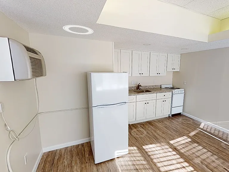 2036 Riverdale St #5 — Photo 2