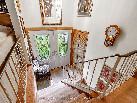 2nd image of 2085 Springwood Rd