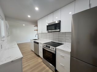 9215 Stone Ave N, Seattle, WA 98103