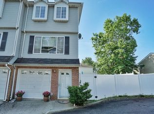 26 Michael Ct, Staten Island, NY 10308
