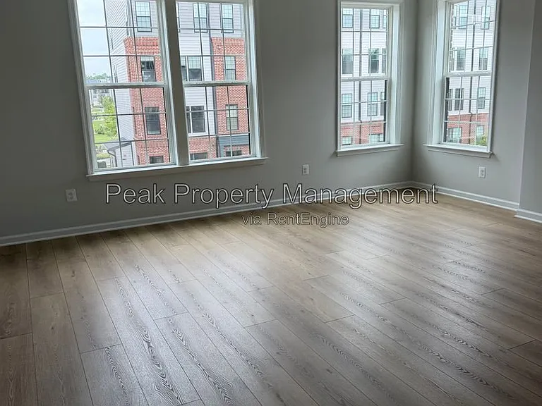 227 Brattice Dr — Photo 15