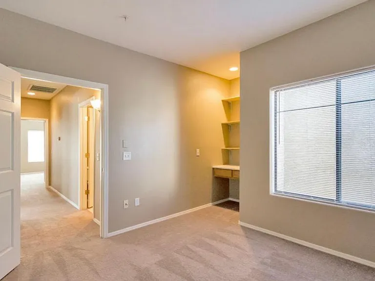 6770 N 47th Ave #2005 — Photo 22