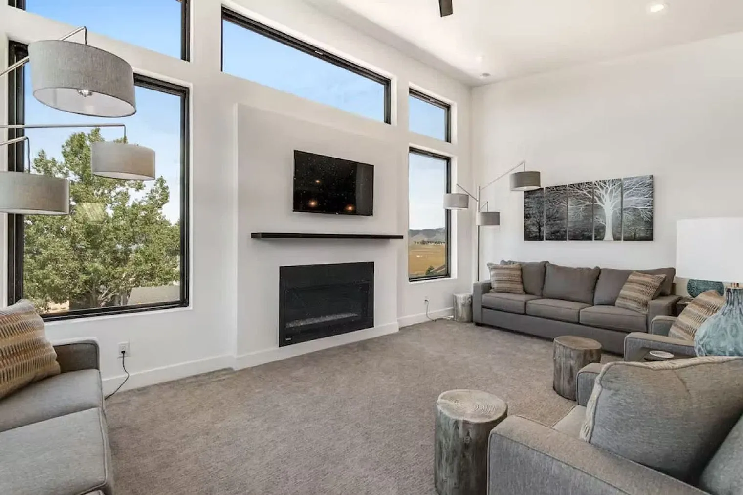 5 bed, 4.0 bath, 2992 sqft, $5,803 — Photo 1
