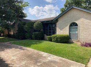 4919 Lingonberry St, Houston, TX 77033
