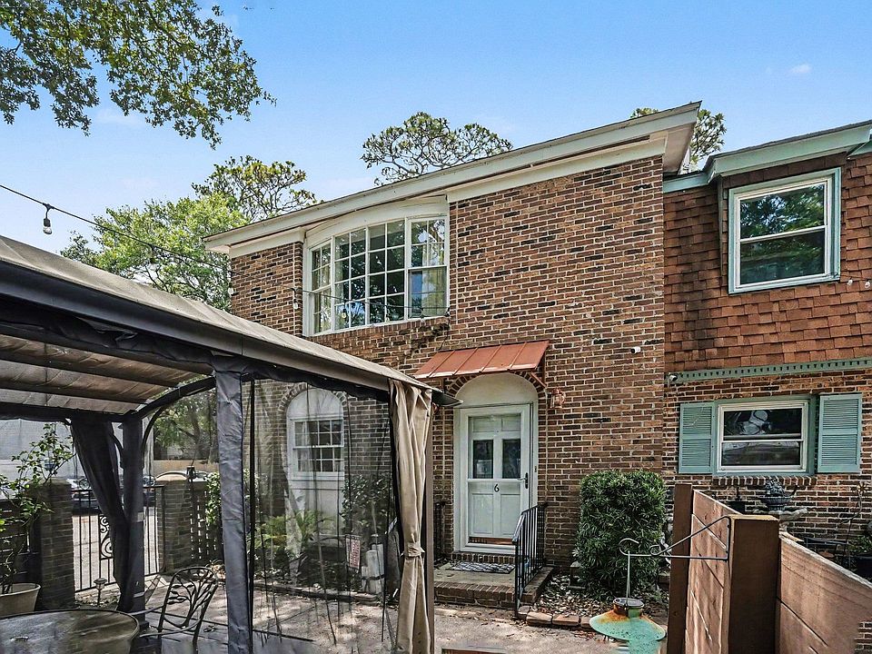 1st image of 403 76th Ave. N #6