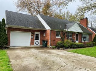 308 Meadowgrove Dr, Englewood, OH