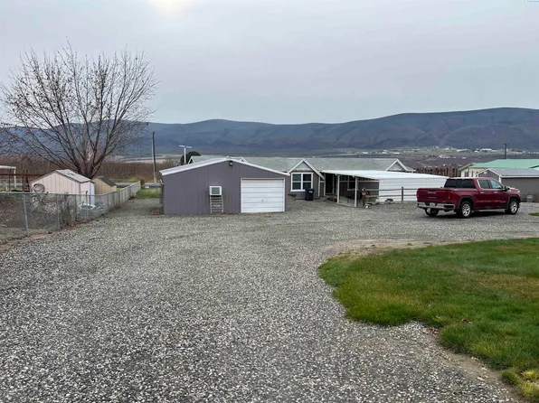 3905 W Barker Ct, Benton City, WA 99320