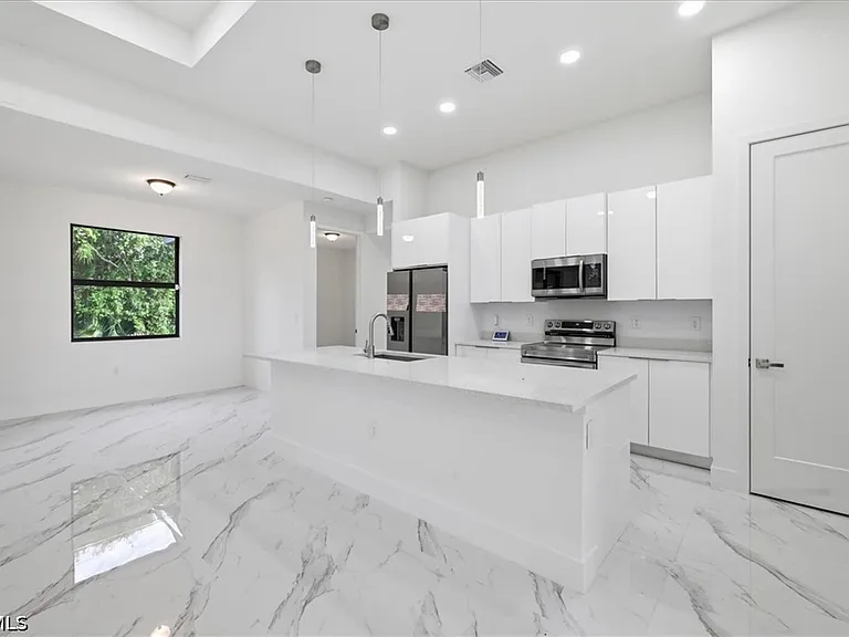 1436 Graham Cir — Photo 10