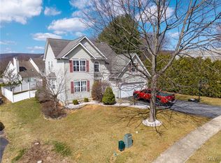 264 Oak St, Wind Gap, PA 18091