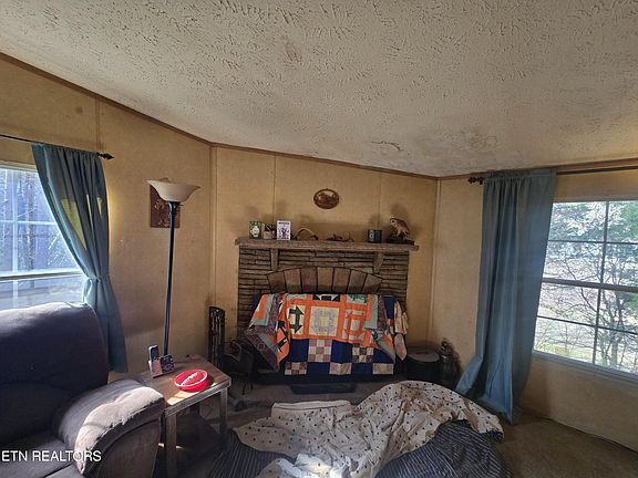 5th image of 406 Wallen Rd