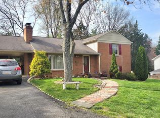 7306 Idylwood Rd, Falls Church, VA 22043