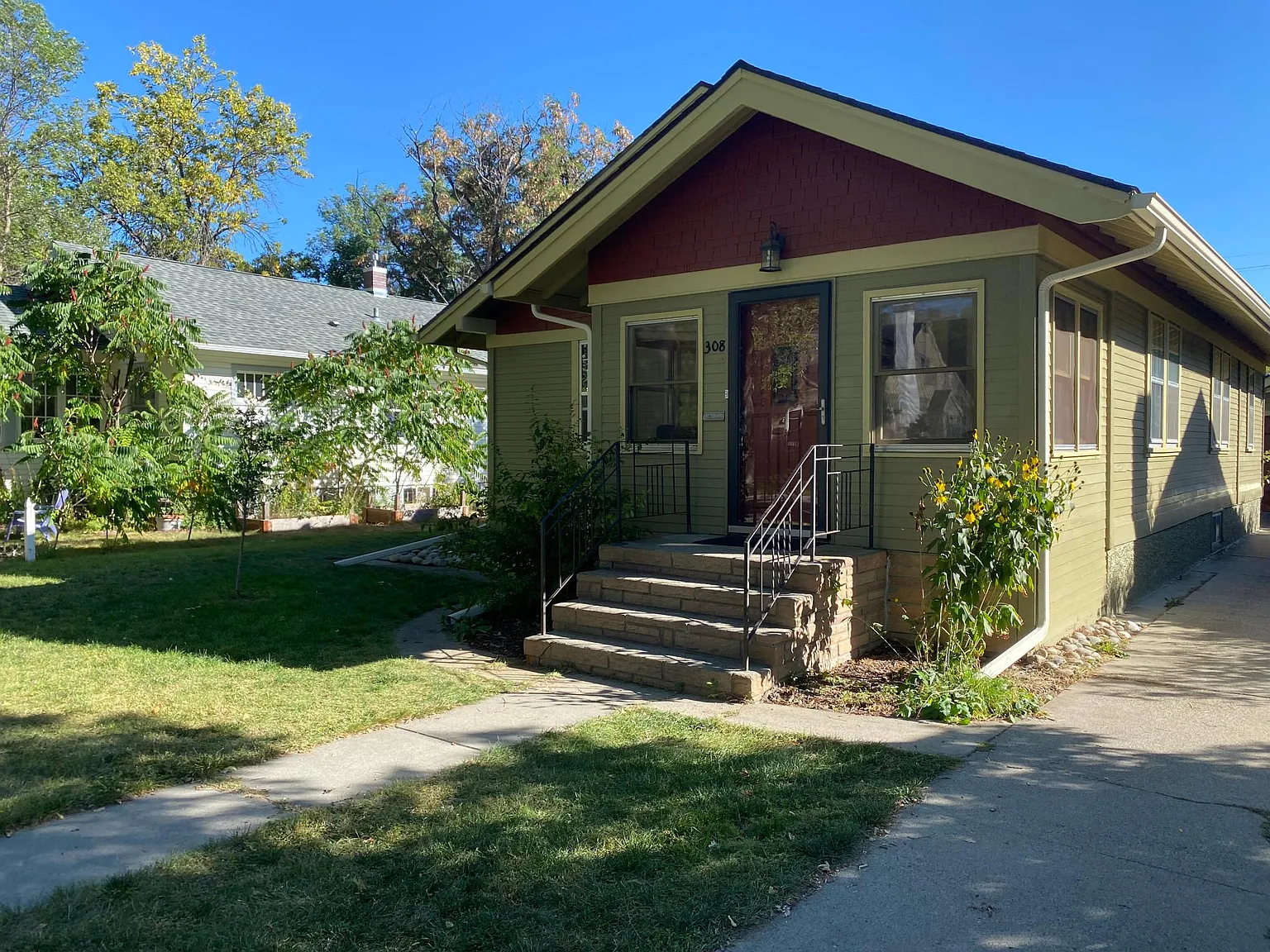3 bed, 1338 sqft, $2,250 — Photo 2