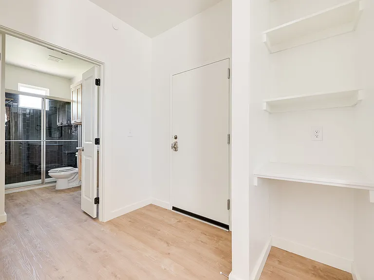 B12 Apartments — Photo 27