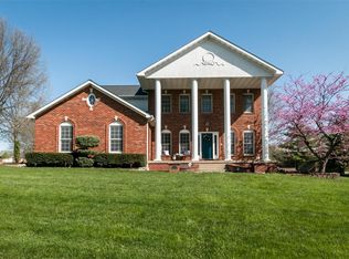 11 Hickory Ln, Columbia, IL 62236