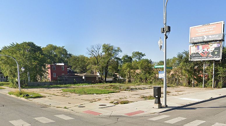 2nd image of 4711 W Chicago Ave