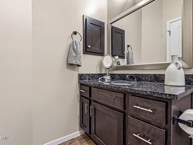 13066 Grantham Ln — Photo 15