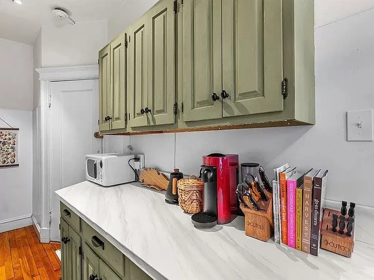 4 Crawford St #2 — Photo 9